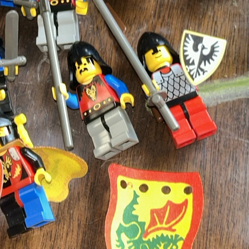 Vintage Lego Castle Minifigure Lot With Dragon Merlin & Horses‎
